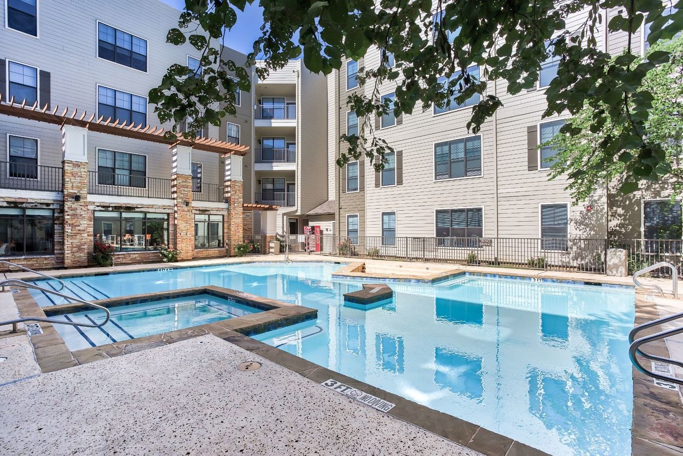 Luxury swimming pool at Maverick Place Luxury swimming pool at Maverick Place