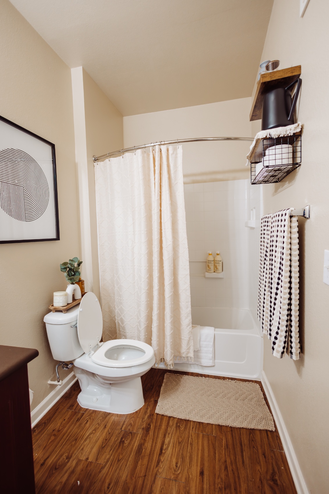 Spacious model bathroom at Maverick Place Spacious model bathroom at Maverick Place